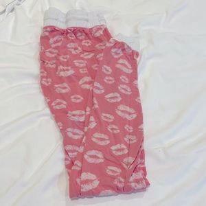 Little sleepies kisses pants xs